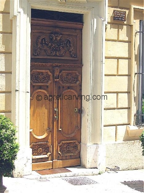 Hand carved doors2: Aix en Provence
