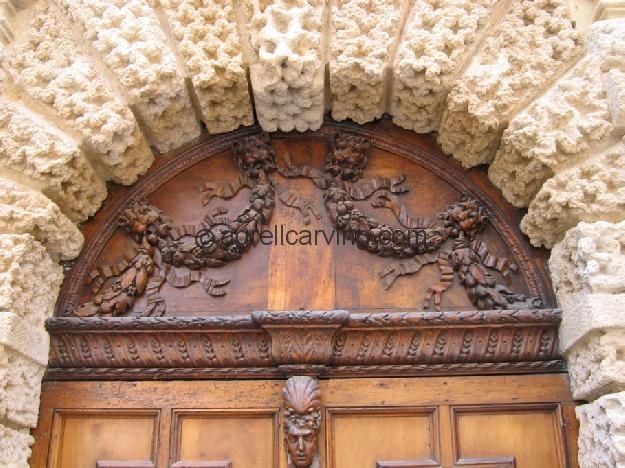 Hand carved doors5: Aix en Provence