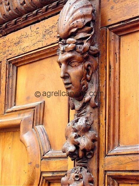 Hand carved doors4: Aix en Provence